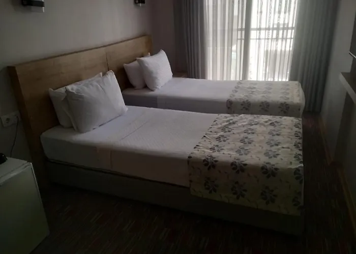 Mojo Hotel 3*